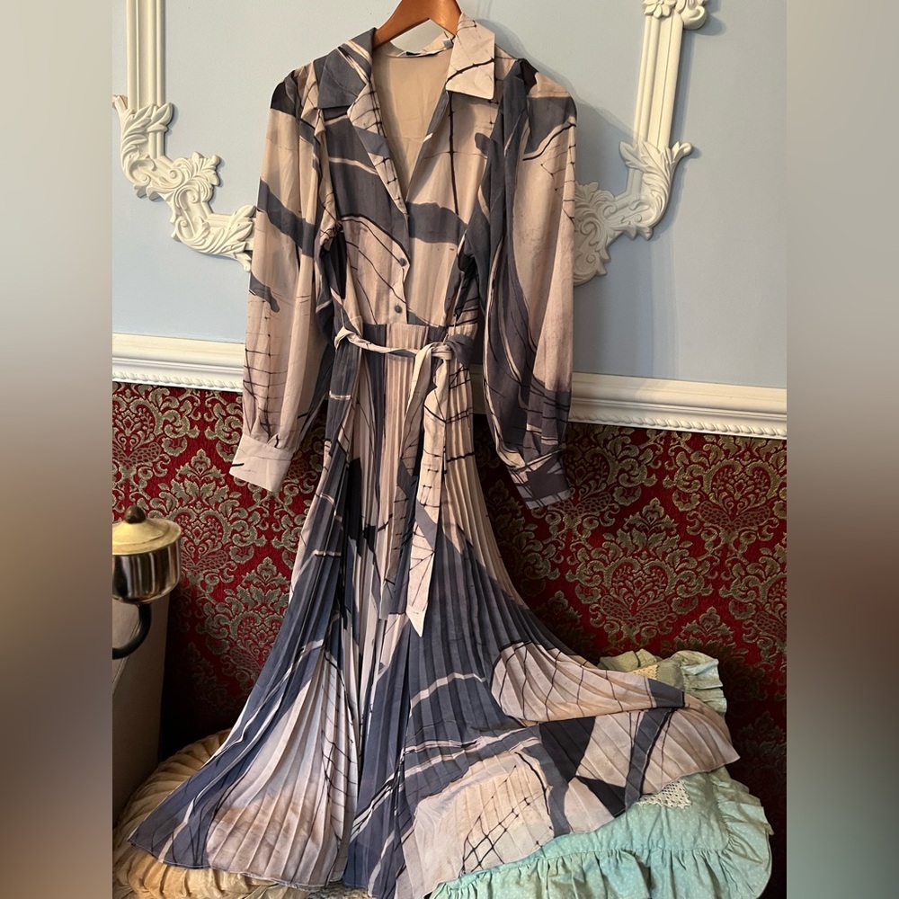 Elegant Abstract Maxi Dress, Balloon Sleeves